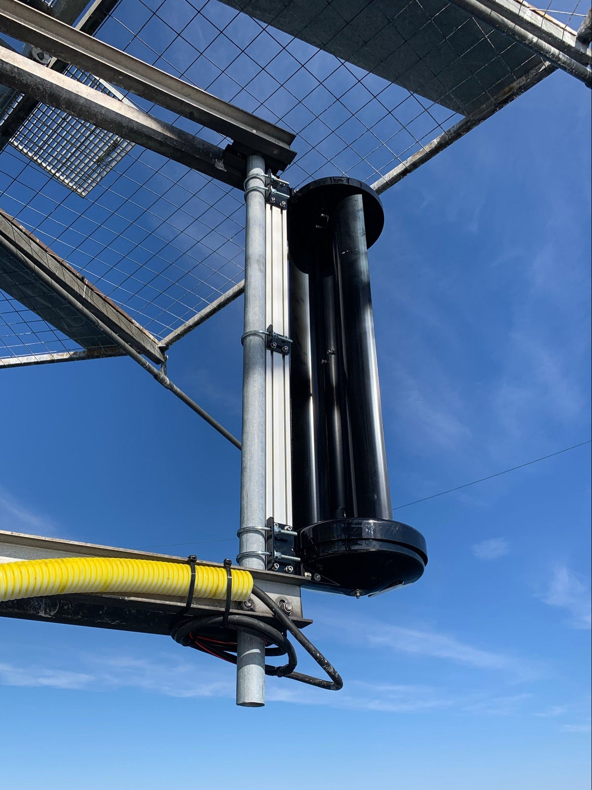 LE v150 Storm Wind Turbine (12/24/48V)
