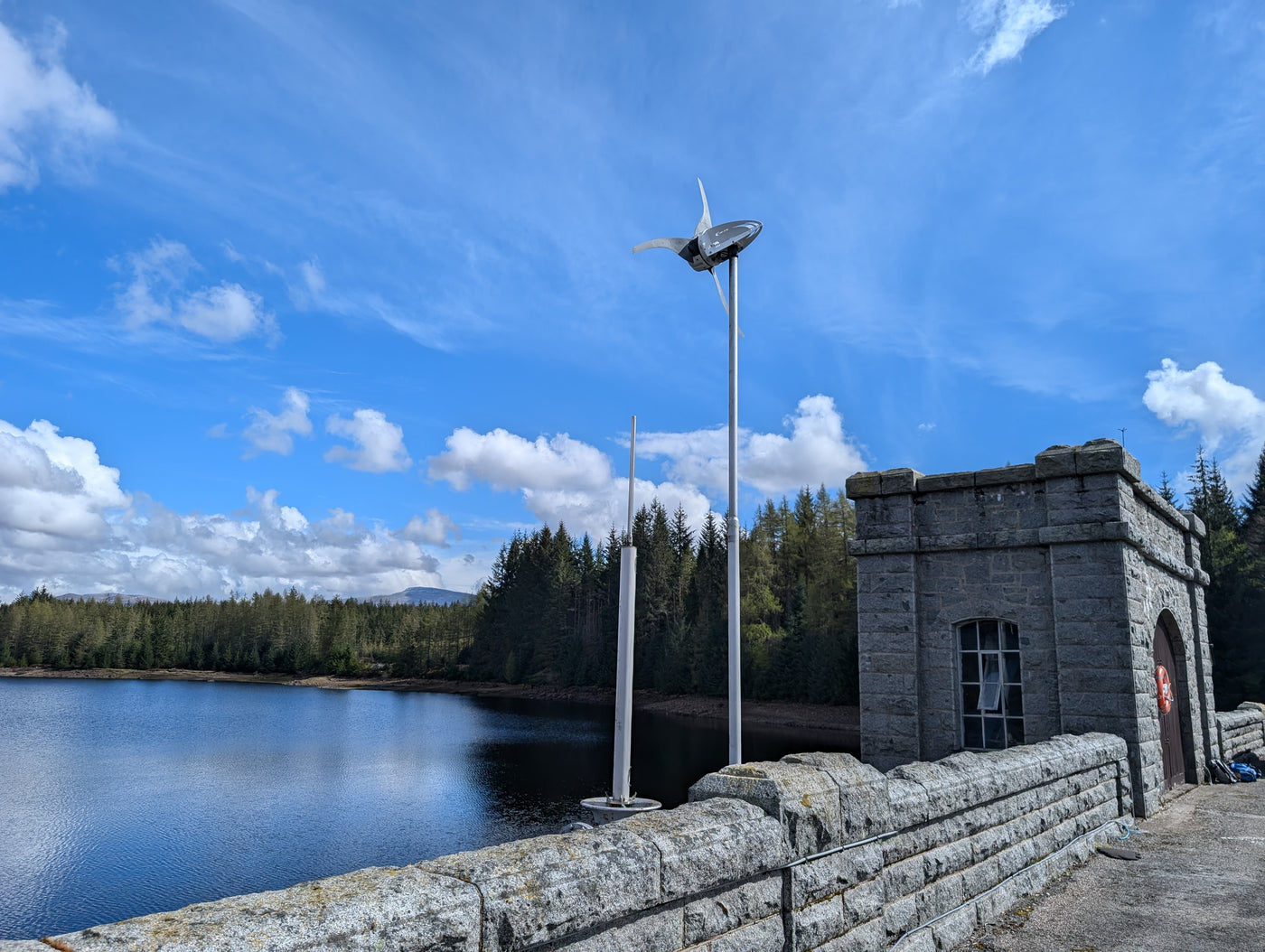 LE600 wind turbine at Laggan Dam
