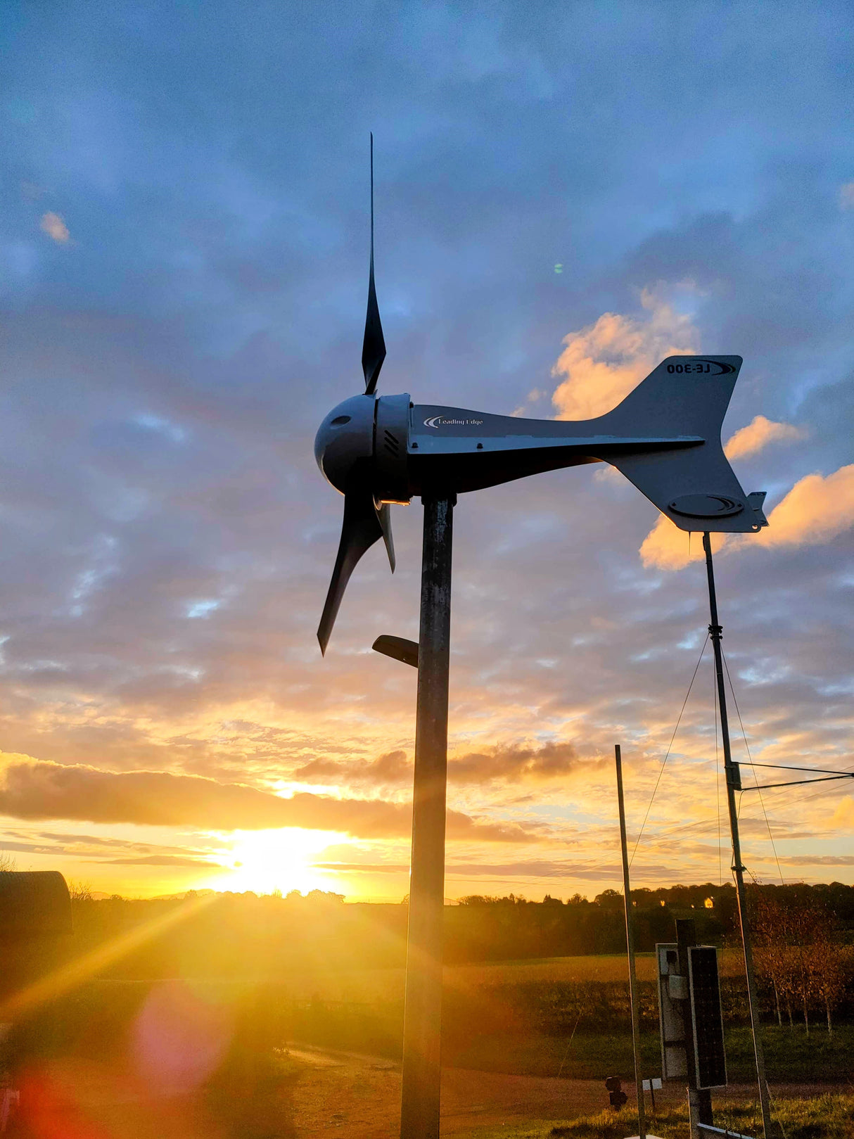 LE 300 Wind Turbine (12/24/48V)